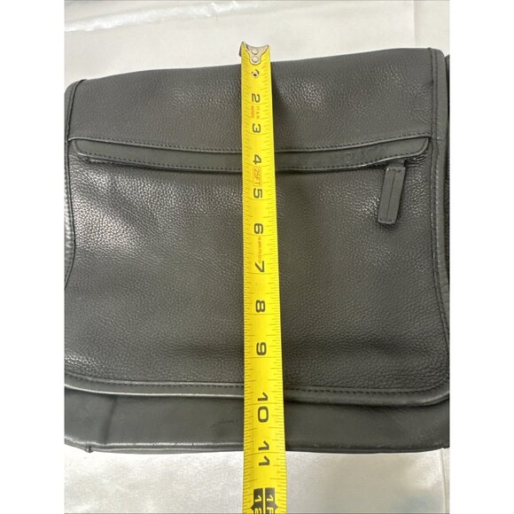 Coach Black Leather Crossbody Messenger Bag With Adjustable Strap & Zip Pocket - Picture 16 of 16